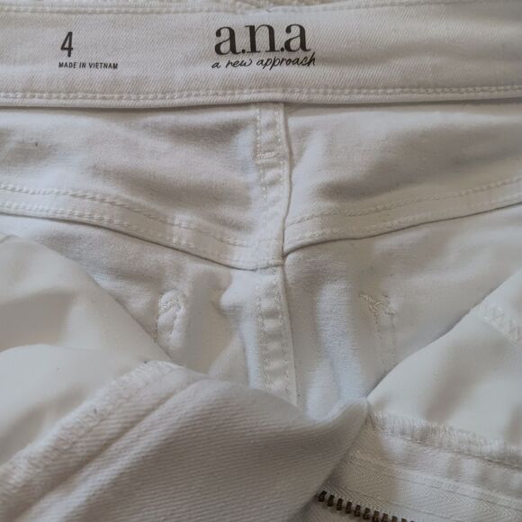 ANA White Denim Mini Skirt Sz 4 A-line Raw Hem Button Zipper Fly Closure - Picture 9 of 10